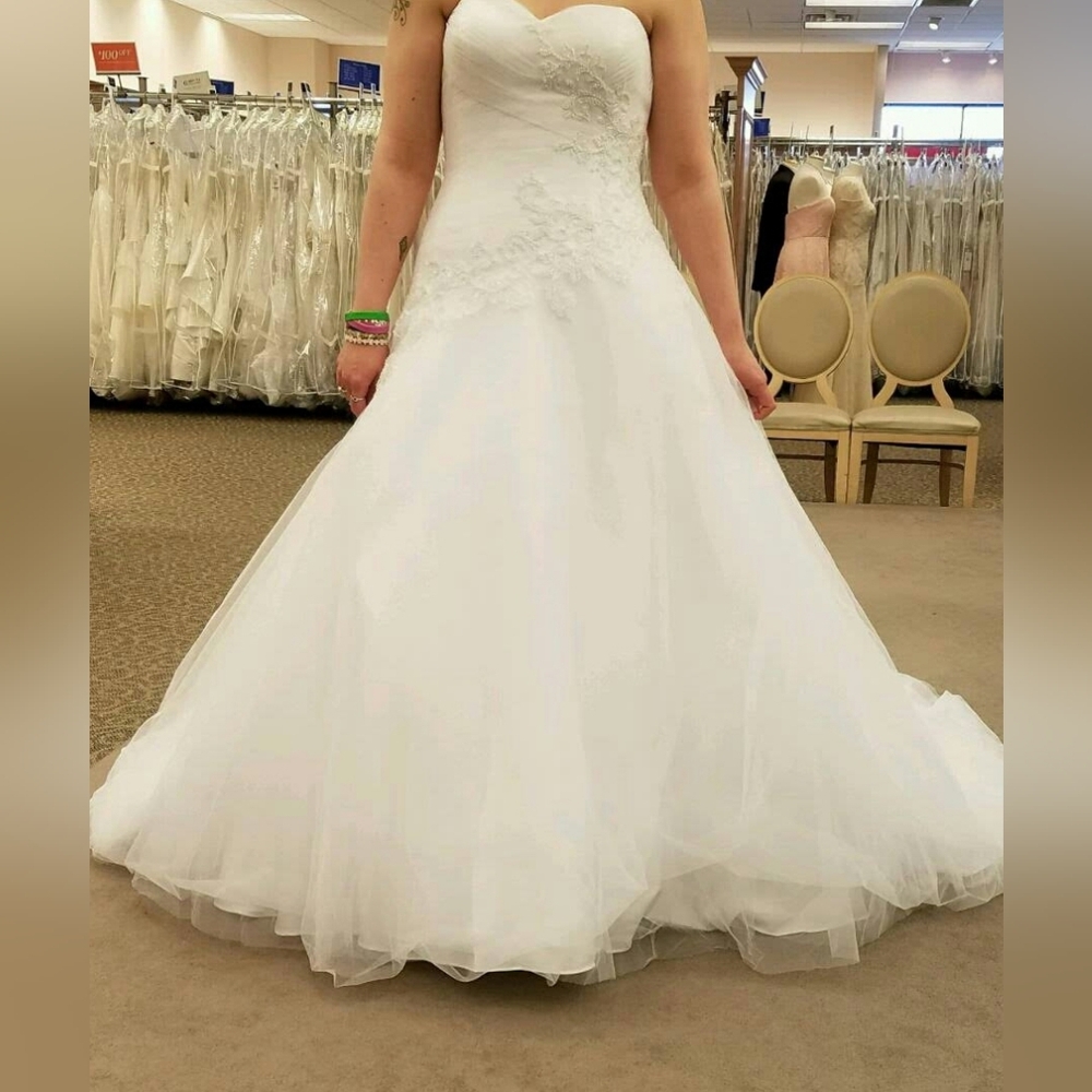 NEW White Gown - Picture 17 of 17